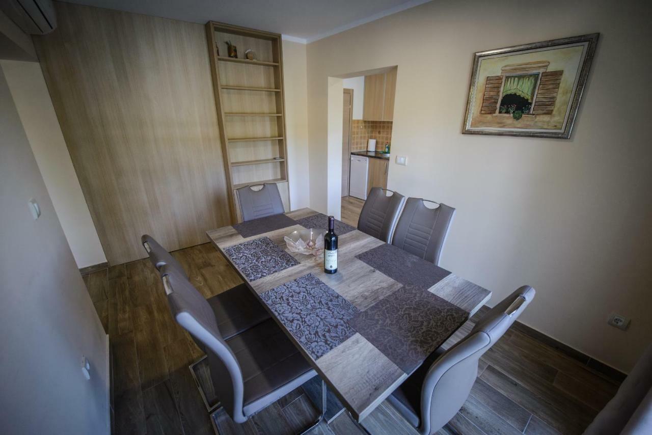 Apartment Vrutak Kotor Eksteriør bilde