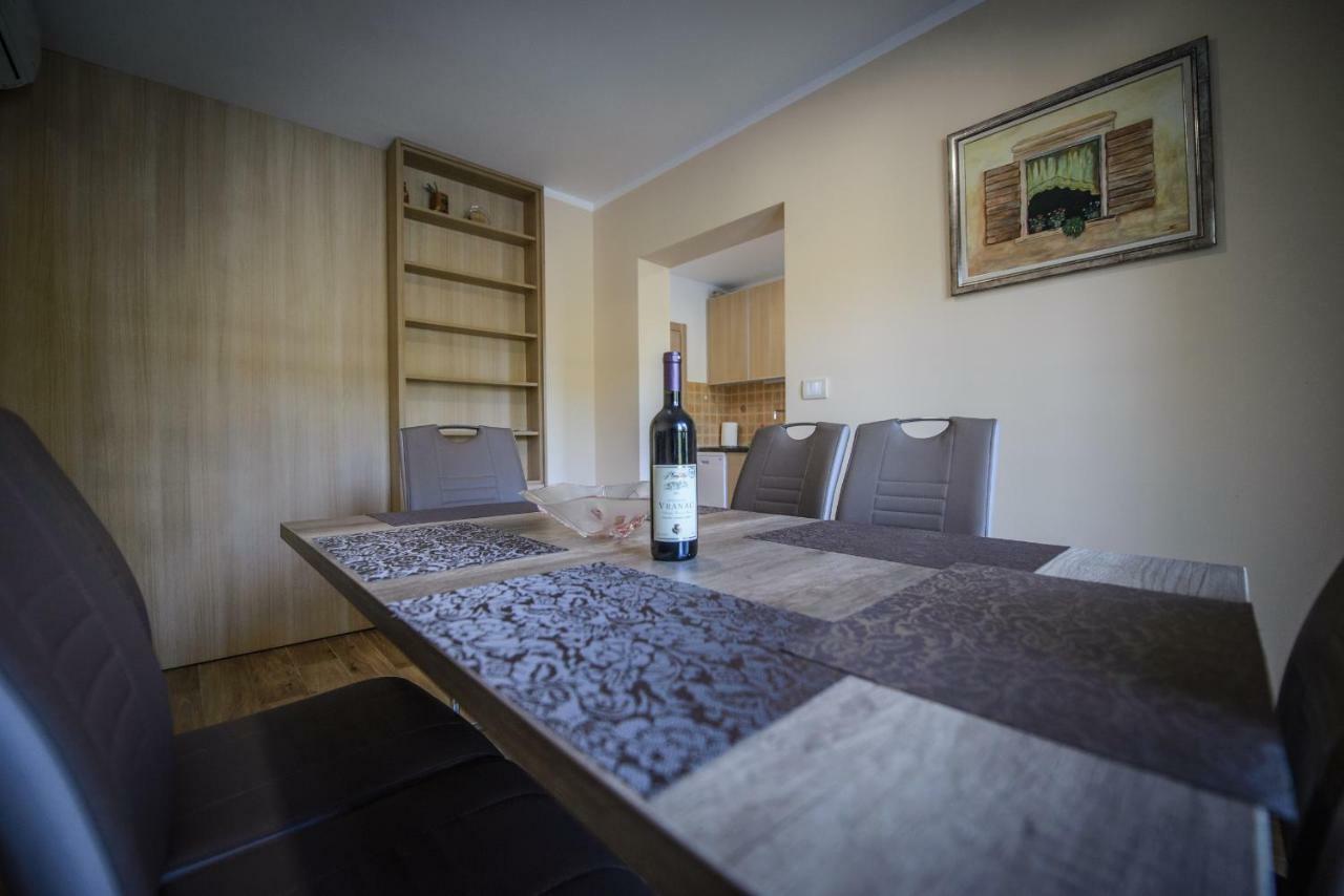 Apartment Vrutak Kotor Eksteriør bilde